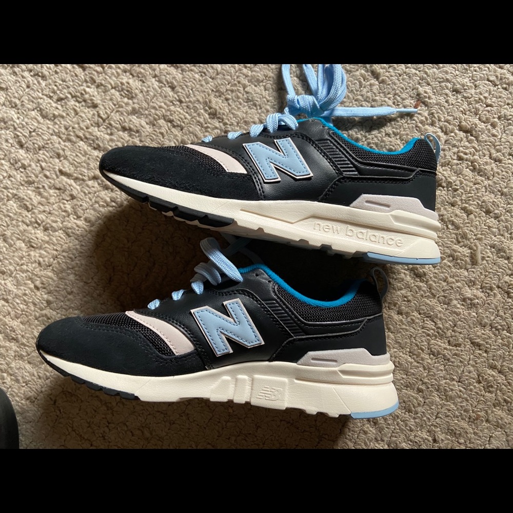 New Balance - Picture 4 of 7